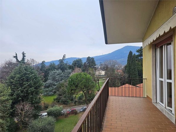 appartamento in vendita ad Alzano Lombardo