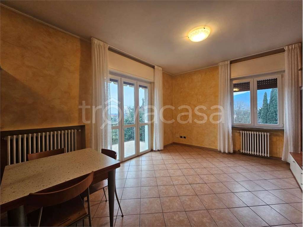 appartamento in vendita ad Alzano Lombardo