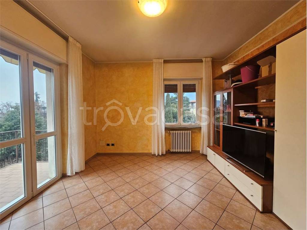 appartamento in vendita ad Alzano Lombardo