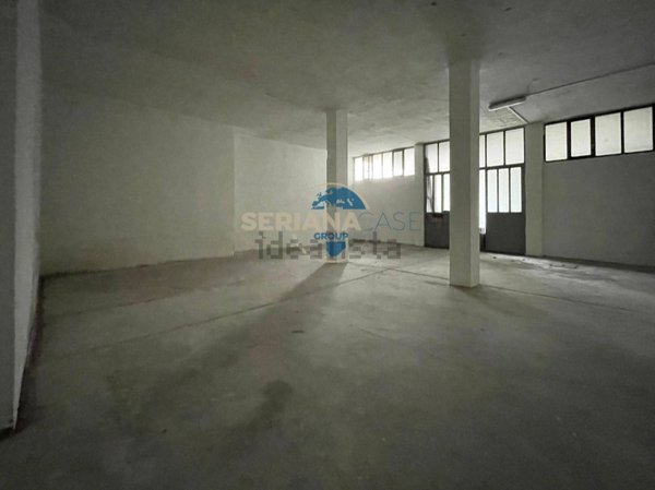 locale di sgombero in vendita ad Alzano Lombardo