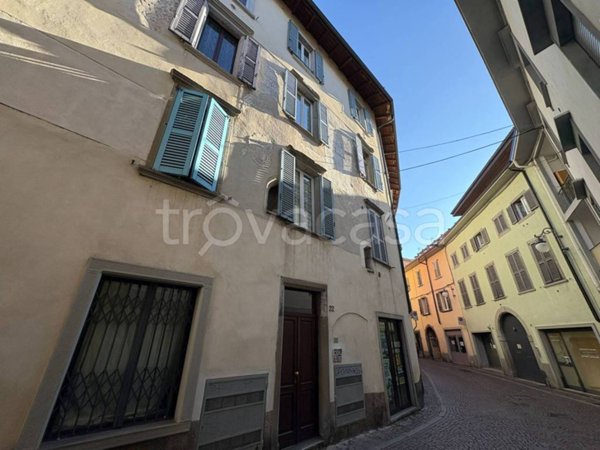 appartamento in vendita ad Alzano Lombardo