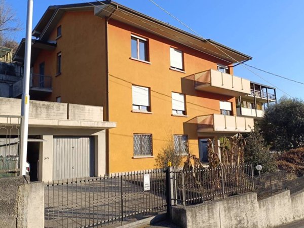 casa indipendente in vendita ad Alzano Lombardo