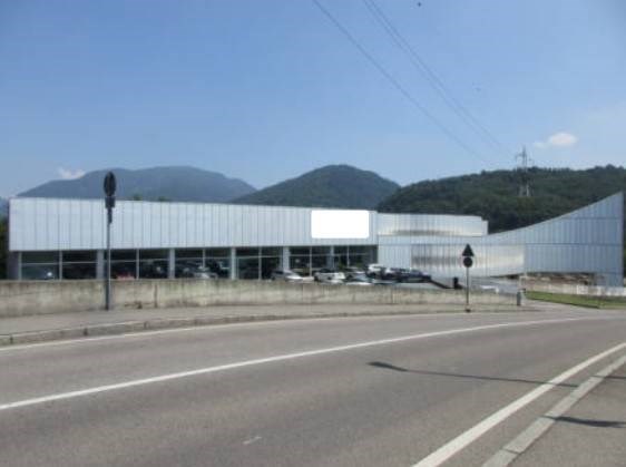 negozio in vendita ad Alzano Lombardo