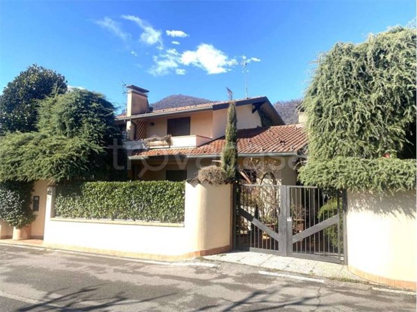 casa indipendente in vendita ad Alzano Lombardo