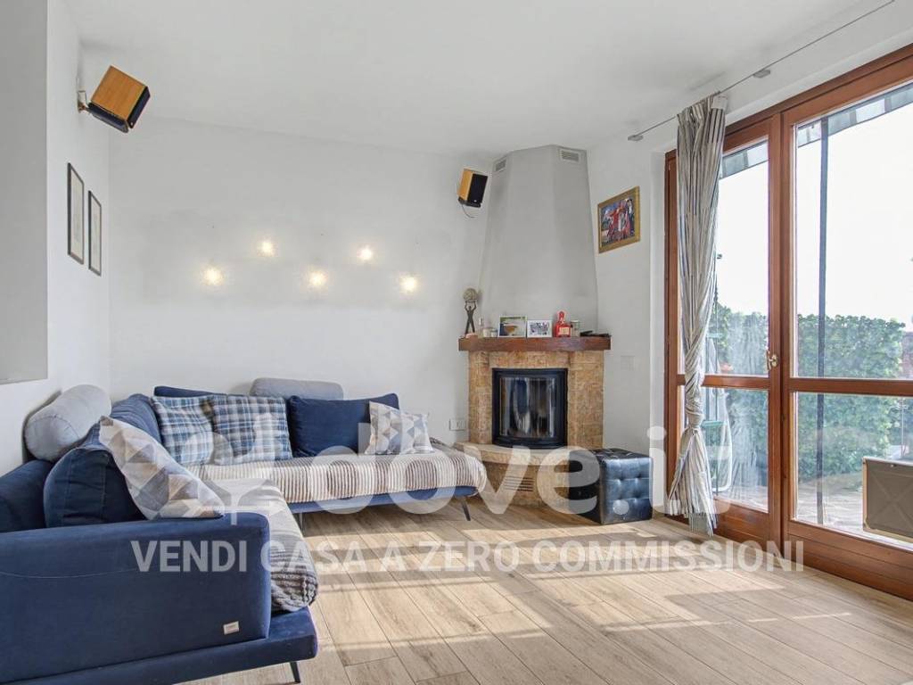 casa indipendente in vendita ad Alzano Lombardo