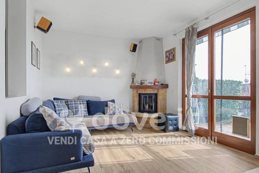 casa indipendente in vendita ad Alzano Lombardo