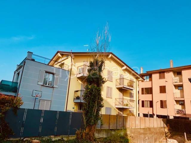 appartamento in vendita ad Alzano Lombardo