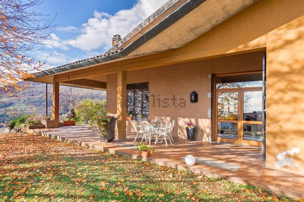 casa indipendente in vendita ad Alzano Lombardo in zona Monte di Nese