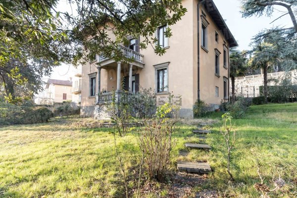 casa indipendente in vendita ad Alzano Lombardo