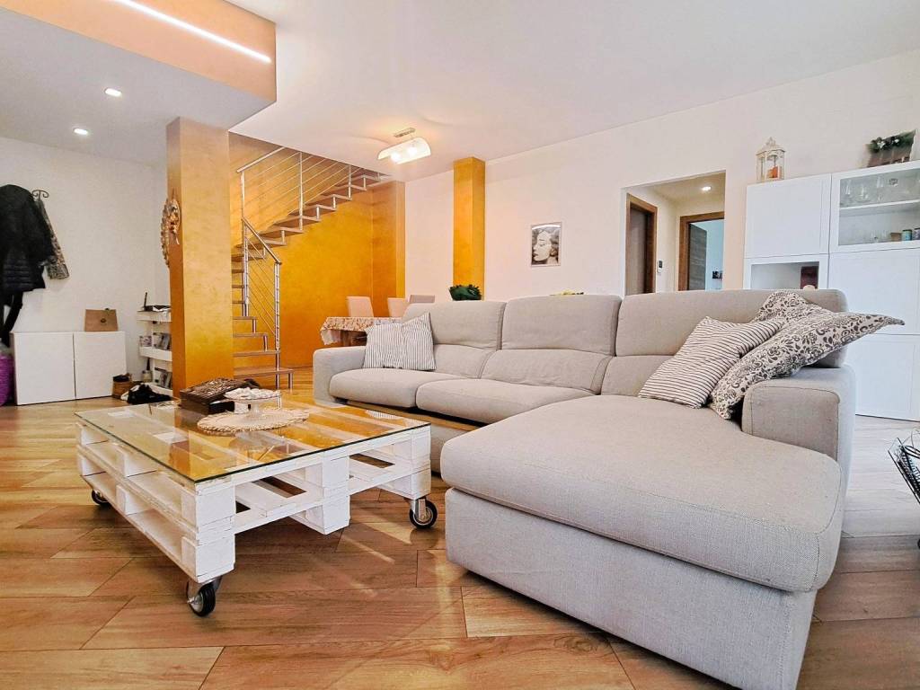 appartamento in vendita ad Alzano Lombardo