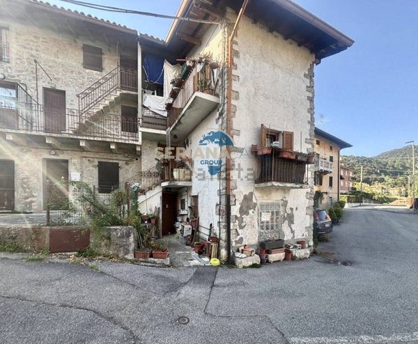 appartamento in vendita ad Alzano Lombardo in zona Monte di Nese