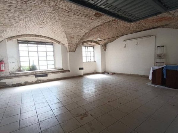 negozio in vendita ad Alzano Lombardo