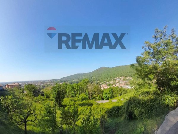 terreno edificabile in vendita ad Alzano Lombardo