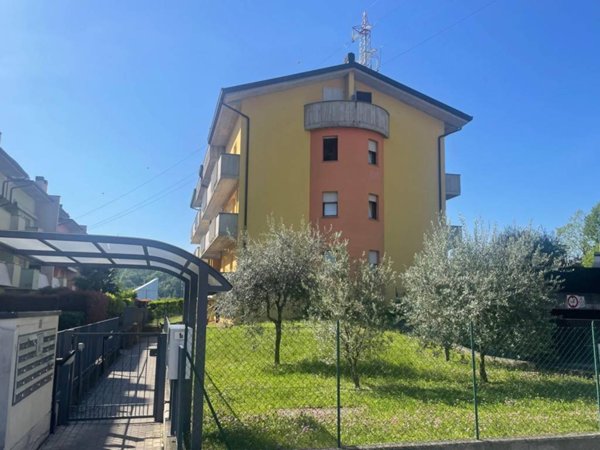 appartamento in vendita ad Alzano Lombardo