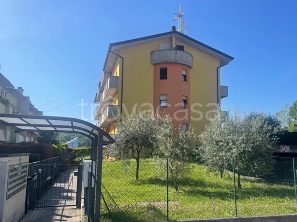 appartamento in vendita ad Alzano Lombardo
