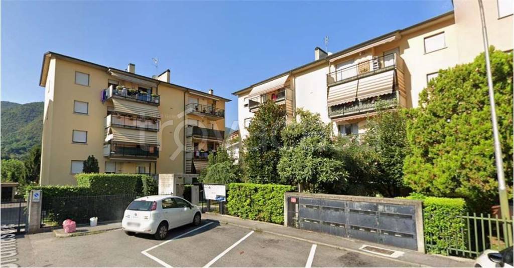 appartamento in vendita ad Alzano Lombardo