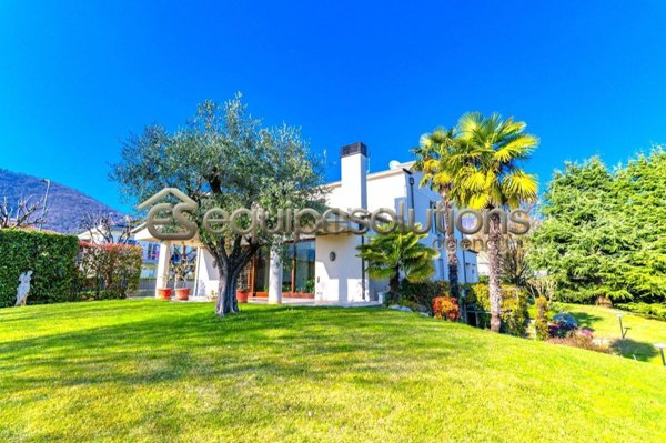 casa indipendente in vendita ad Alzano Lombardo