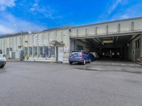 ufficio in vendita ad Alzano Lombardo