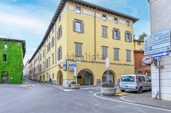 appartamento in vendita ad Alzano Lombardo
