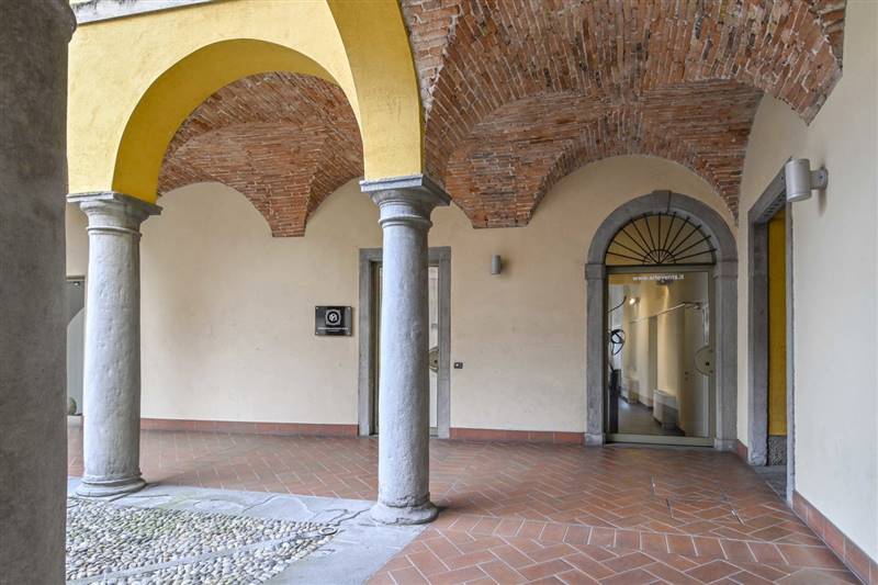 negozio in vendita ad Alzano Lombardo