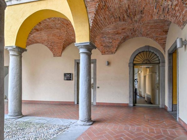 negozio in vendita ad Alzano Lombardo