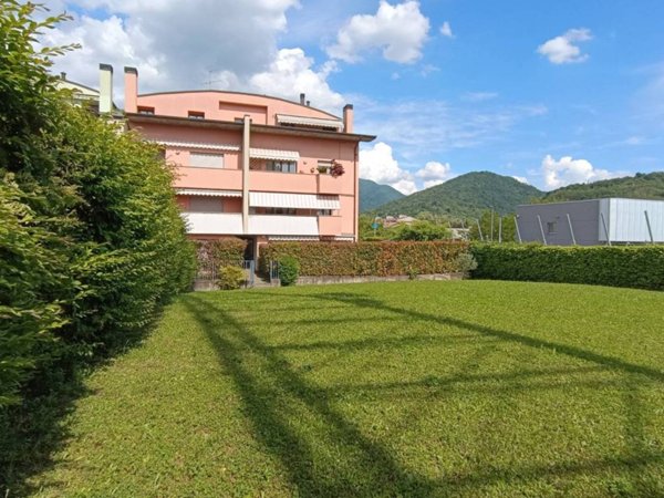 appartamento in vendita ad Alzano Lombardo