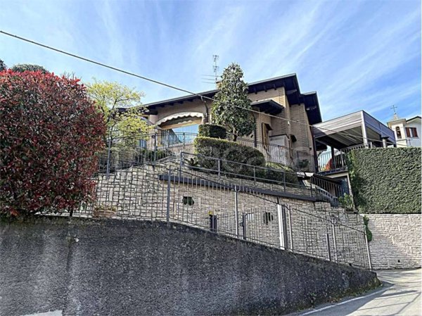 casa indipendente in vendita ad Alzano Lombardo