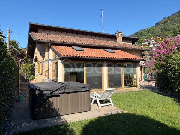 casa indipendente in vendita ad Alzano Lombardo