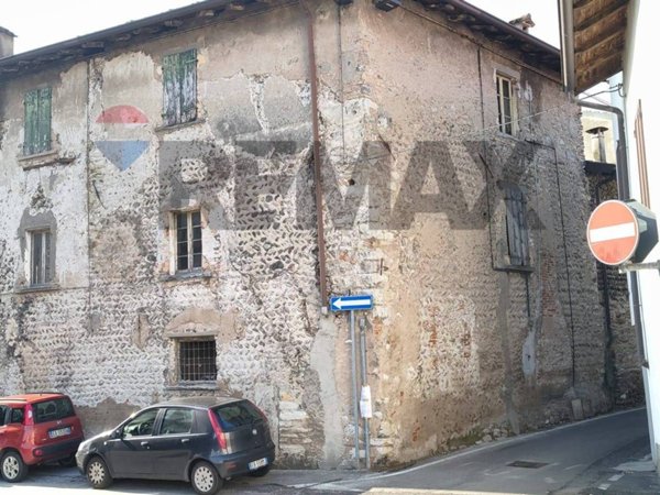 casale in vendita ad Alzano Lombardo in zona Monte di Nese