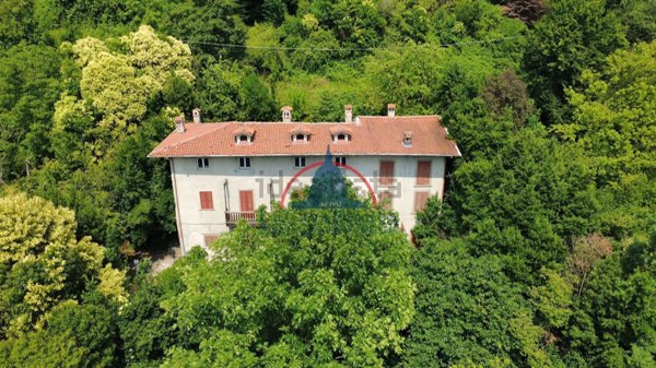 casa indipendente in vendita ad Alzano Lombardo