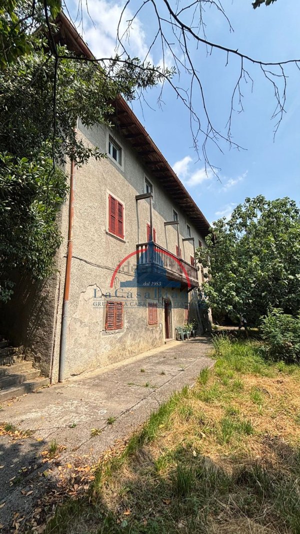 casa indipendente in vendita ad Alzano Lombardo
