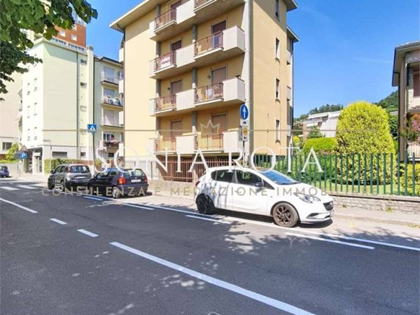 casa indipendente in vendita ad Alzano Lombardo