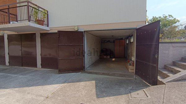 locale di sgombero in vendita ad Alzano Lombardo