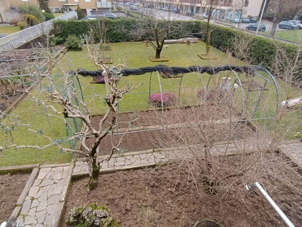 casa indipendente in vendita ad Alzano Lombardo