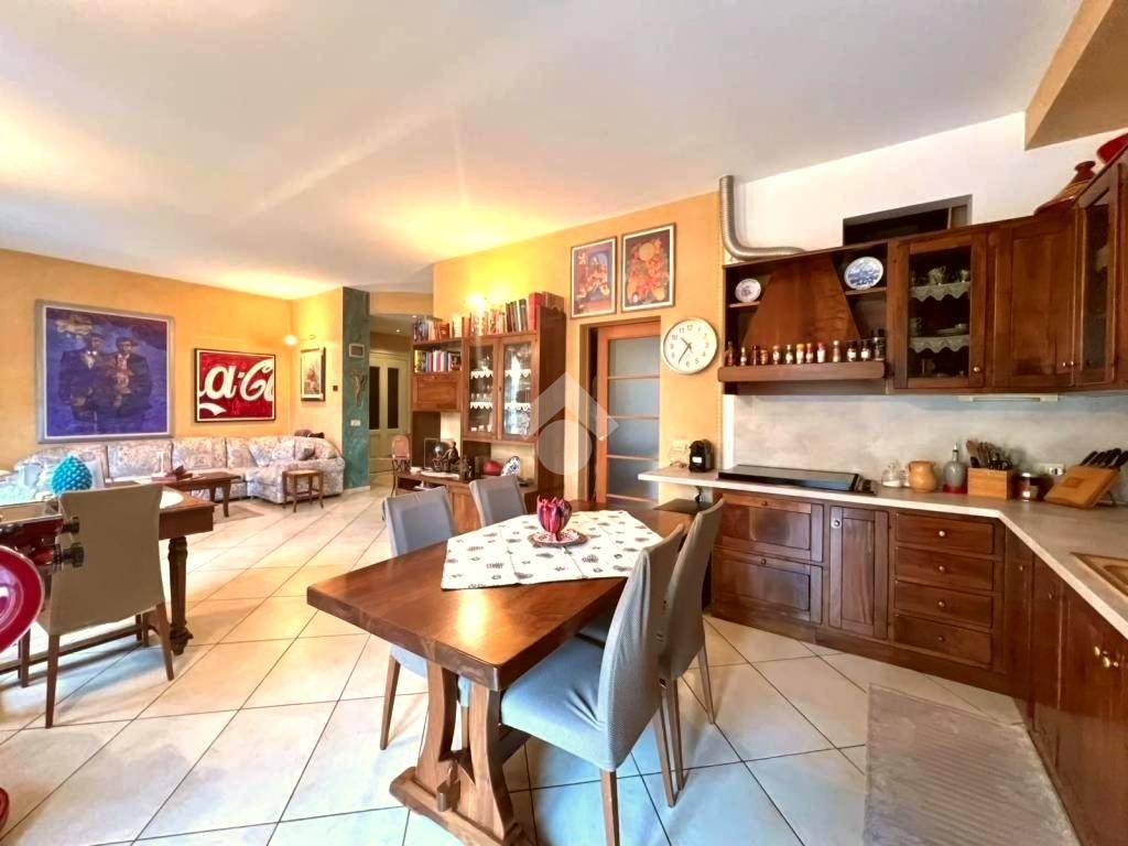 appartamento in vendita ad Alzano Lombardo