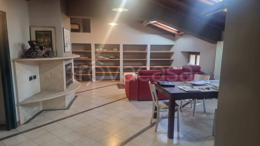 appartamento in vendita ad Alzano Lombardo
