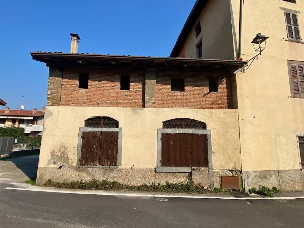 casa indipendente in vendita ad Ambivere
