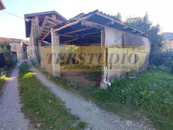 casa indipendente in vendita ad Ambivere in zona Cerchiera