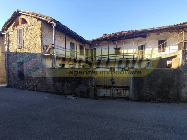 casale in vendita ad Ambivere in zona Cerchiera