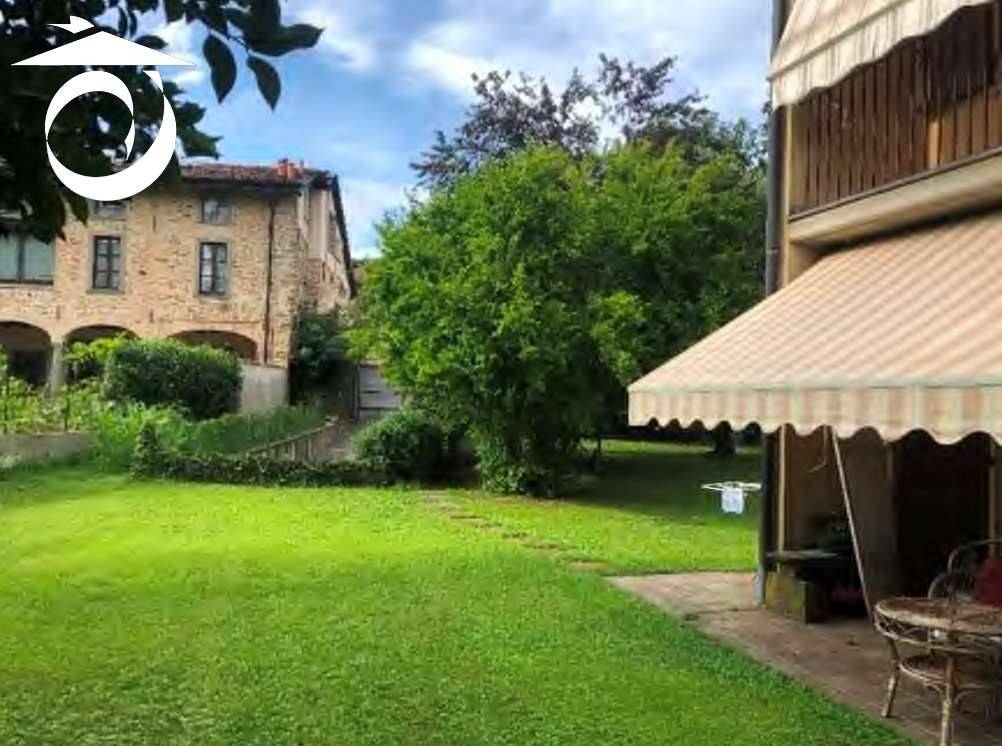 casa indipendente in vendita ad Ambivere