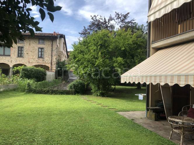 appartamento in vendita ad Ambivere