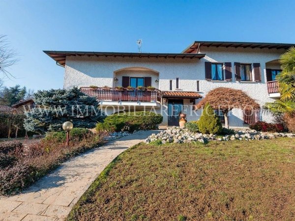 casa indipendente in vendita ad Ambivere