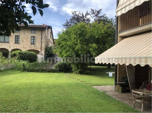 casa indipendente in vendita ad Ambivere