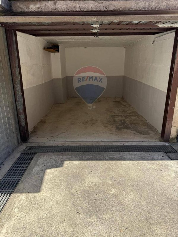 locale di sgombero in vendita ad Ambivere