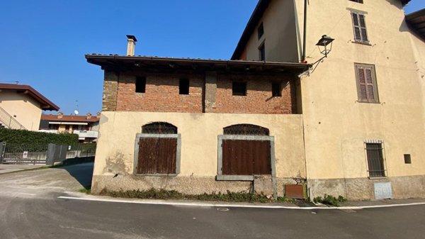 casa indipendente in vendita ad Ambivere