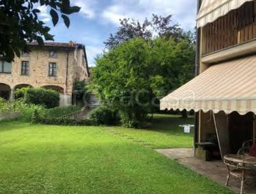 casa indipendente in vendita ad Ambivere