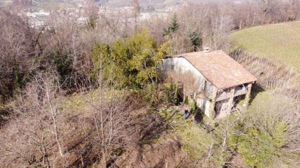 casale in vendita ad Ambivere