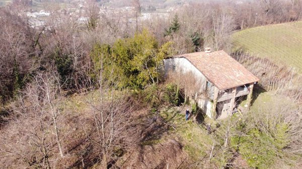 casale in vendita ad Ambivere