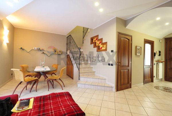 casa indipendente in vendita ad Ambivere