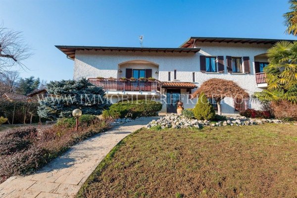 casa indipendente in vendita ad Ambivere